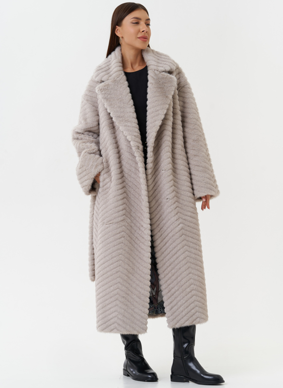 Женское пальто из эко меха с поясом