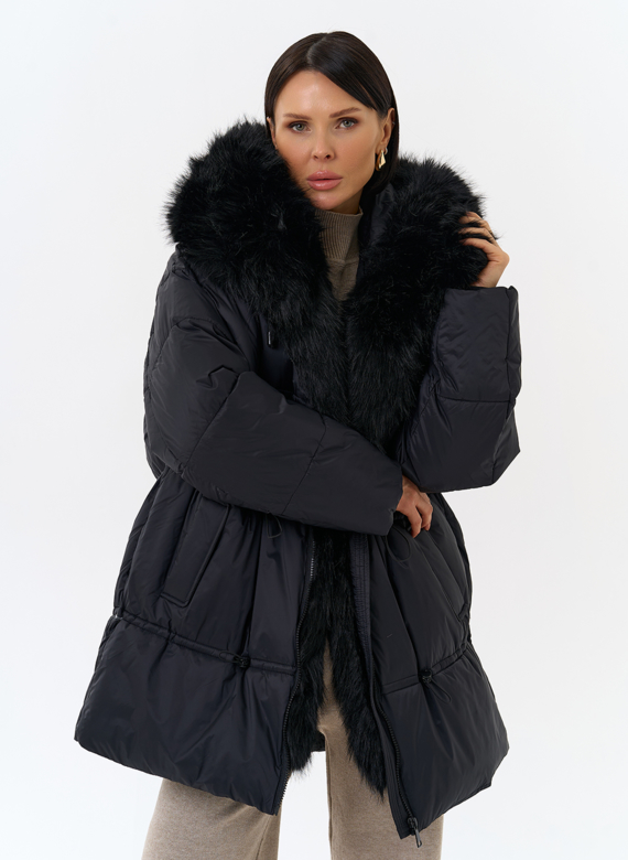 Женский пуховик с отделкой из искусственного меха