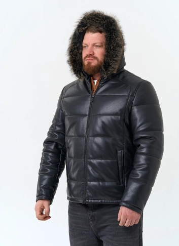 Мужской пуховик из эко кожи с мехом енота на капюшоне фото