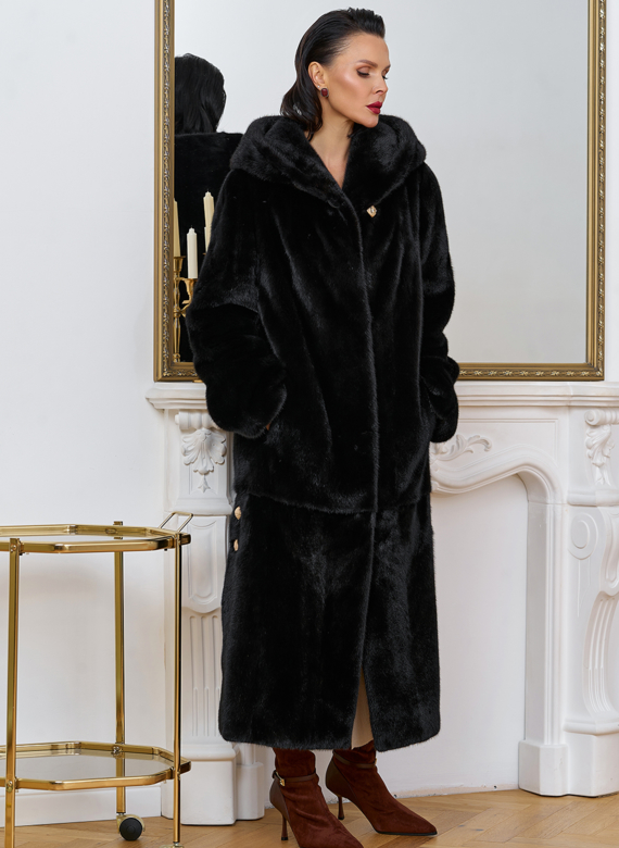 Женская шуба из скандинавской норки с капюшоном