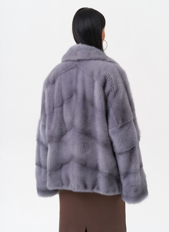 Короткая норковая шуба с английским воротником