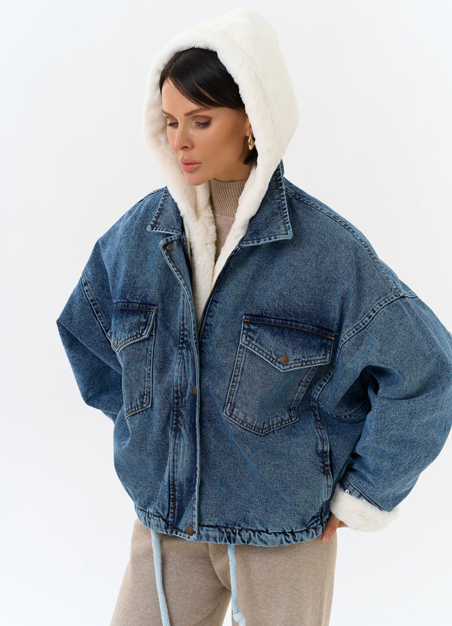 фото Женская утепленная джинсовая куртка с отделкой из эко меха модель № 31912