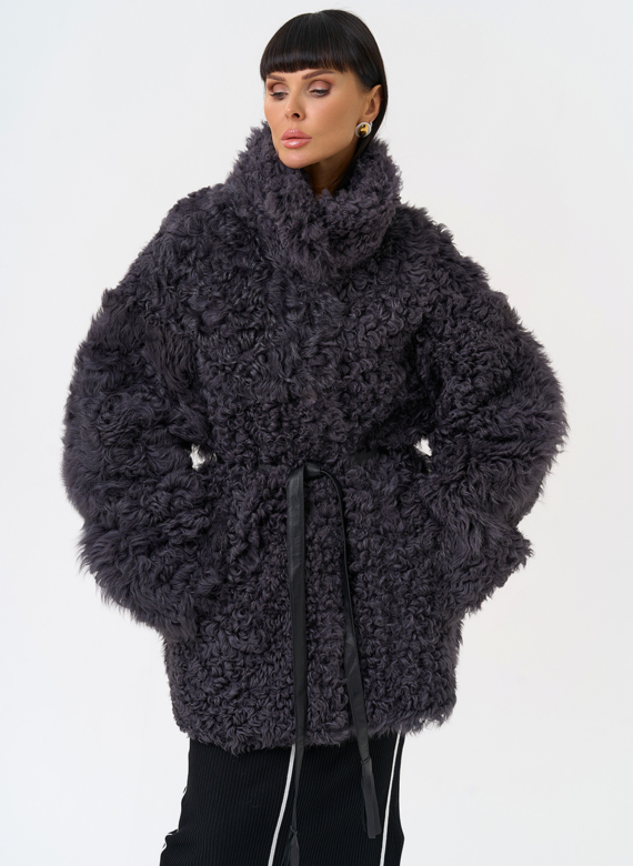 Женская двухсторонняя дубленка с декоративным поясом