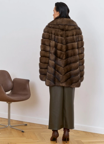 Женская шуба из соболя с английским воротником фото