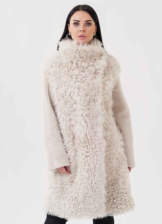 Женская дубленка бежевого цвета  модель № 23911 в рассрочку