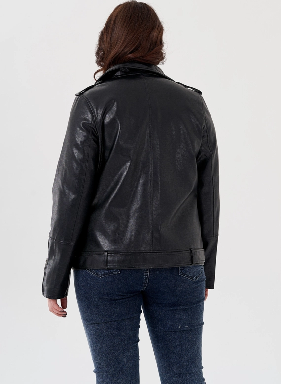 Удлиненная куртка косуха в черном цвете с ремнем