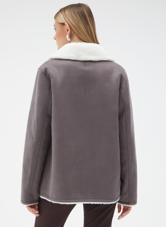 Женская двухсторонняя дубленка из эко кожи с английским воротником