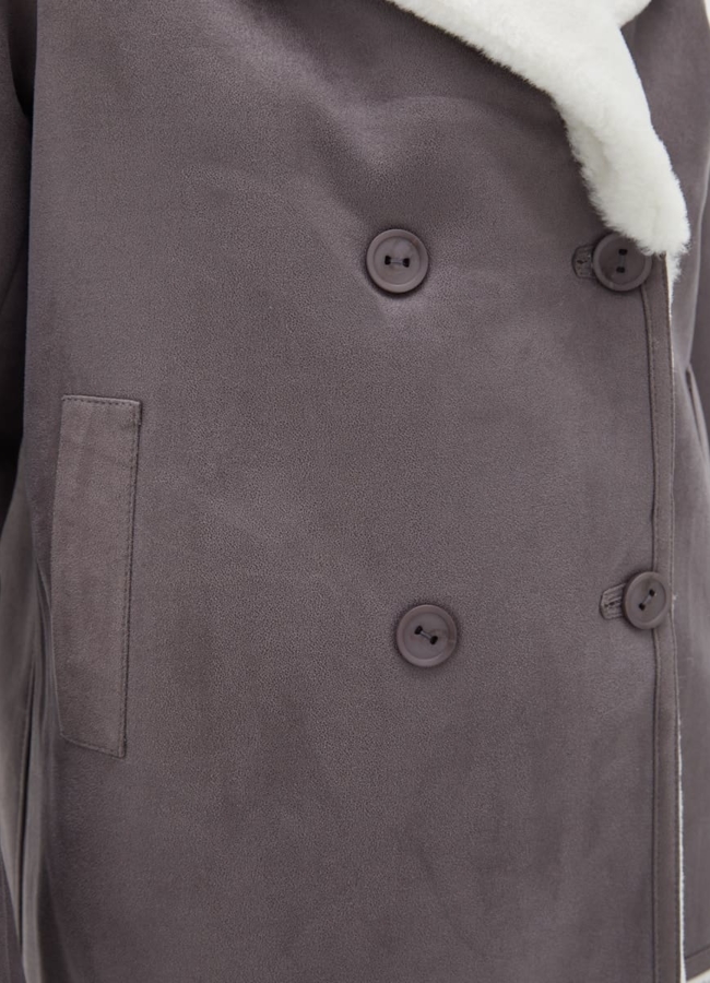 Женская двухсторонняя дубленка из эко кожи с английским воротником модель № 31869 универмаг малина