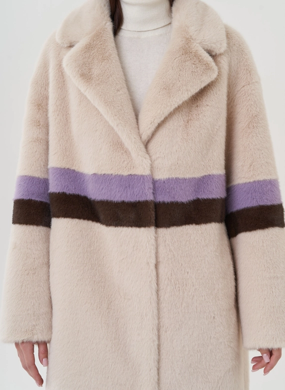 Женское пальто из эко меха 