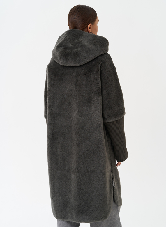 Женское утепленное пальто с капюшоном